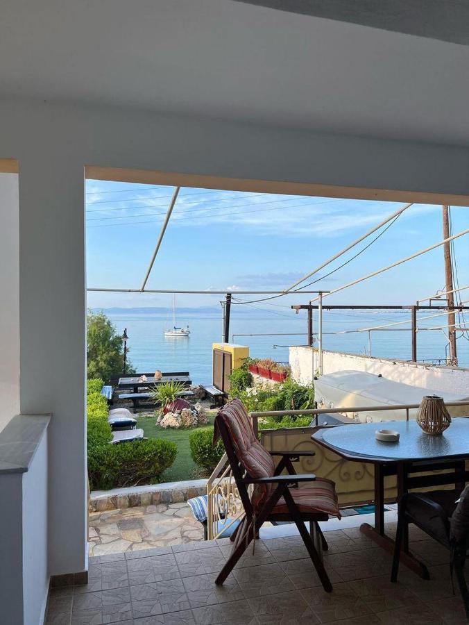 Apartament Ελένη Megalochori  Zewnętrze zdjęcie