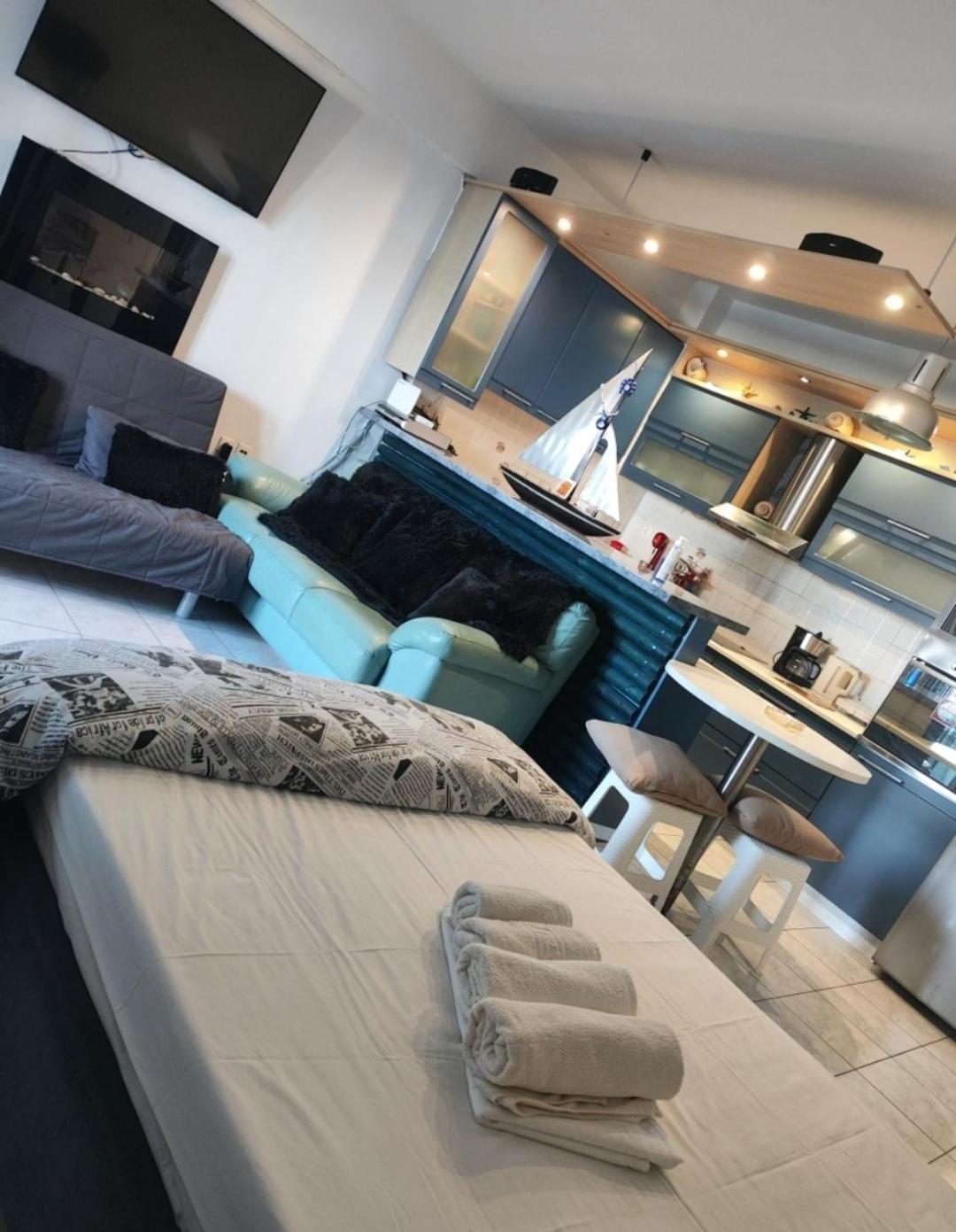 Apartament Ελένη Megalochori  Zewnętrze zdjęcie